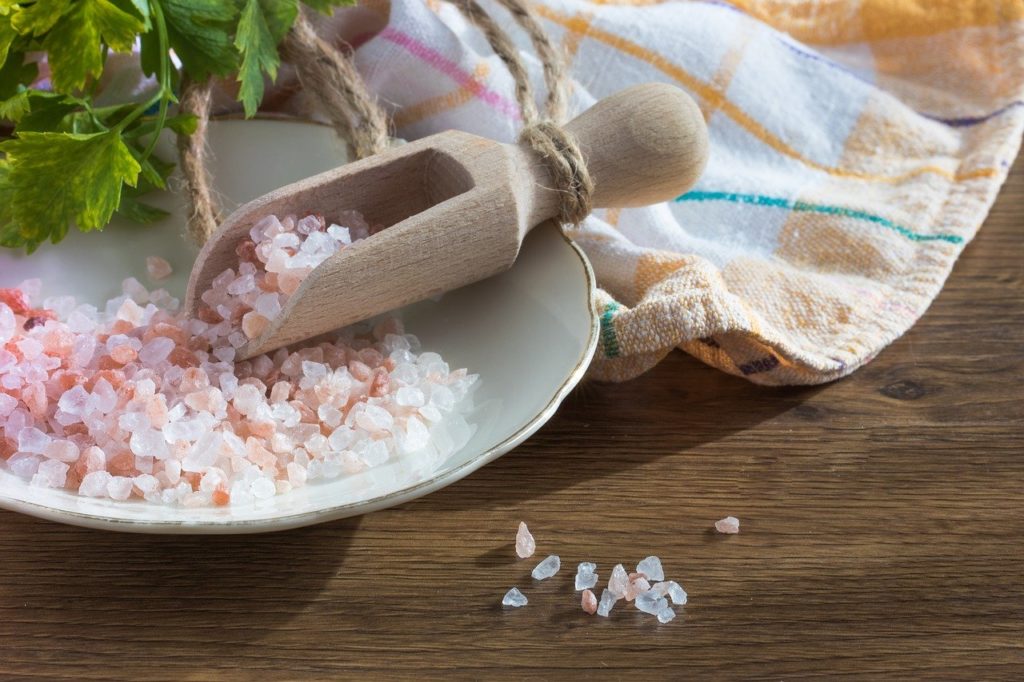 6-benefits-of-a-himalayan-salt-mouth-rinse